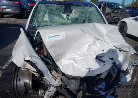 2022 Tesla Model Y Long Range Dual Motor All-Wheel Drive из США, поврежденный, VIN 7SAYGDEE6NF353400